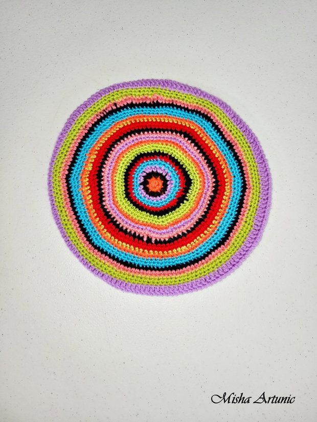 Basca crosetata, colorata, pentru fetite