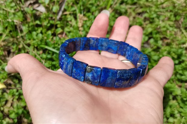 Bratara Lapis lazuli fatetat - BR1020 - bratara albastra, bratara elastica, bratara pietre semipretioase, cadou romantic, cadou sotie, cristale vindecatoare