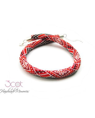 Colier handmade, crosetat cu margele de nisip - Motiv etnic, traditional