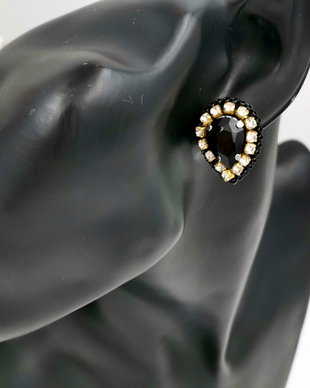 Rezervat Cercei butoni- Little black secret