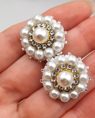 Rezervat Cercei butoni- Precious Pearls