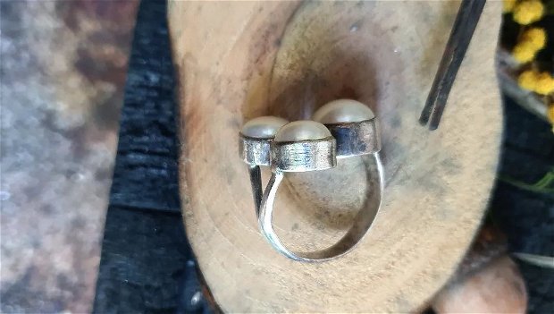 Inel reglabil din argint 925 oxidat si trei perle de cultura