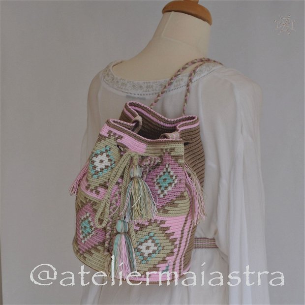 geanta crosetata manual, ornamentata cu motivul popular din Banat ciutura, handmade