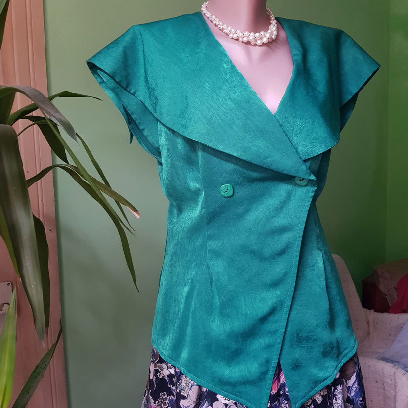 Bluza verde smaralgd,cu guler sal