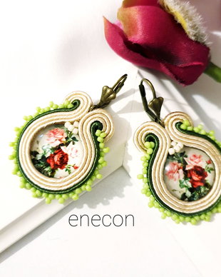 Cercei soutache cu trandafiri
