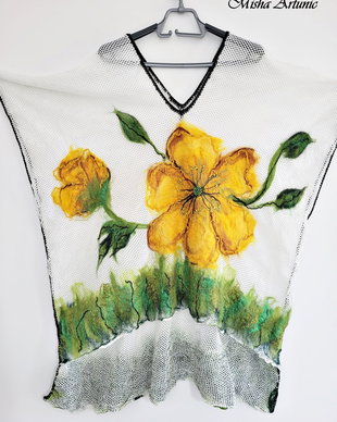 Bluza din plasa alba si floare supradimensiuonata impaslita