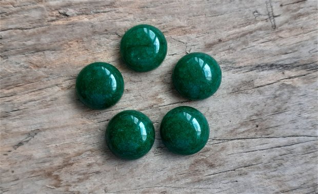 Cabochon jad verde, 12 mm