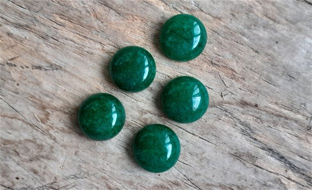 Cabochon jad verde, 12 mm
