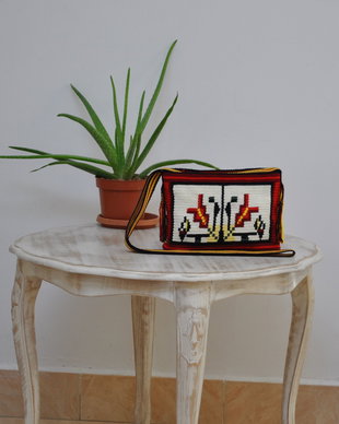 gentuta crosetata handmade motiv popular Bucovina gura-leului
