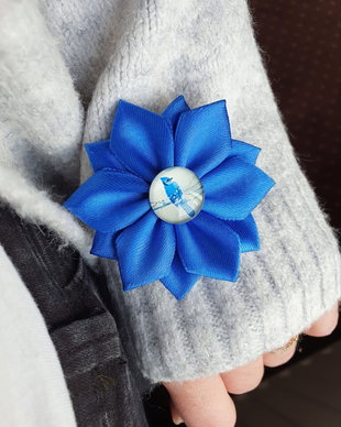 Brosa floare de saten, Brosa textila