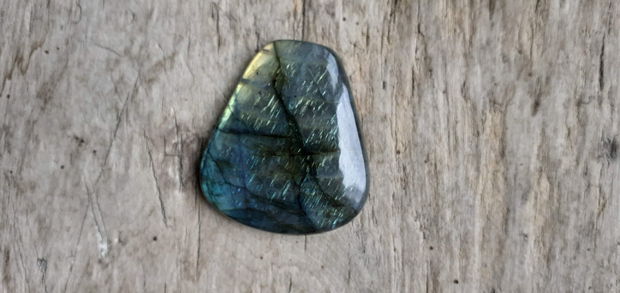 Cabochon labradorit, 36x32 mm