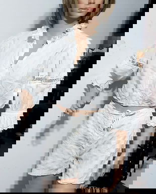 Bluza tiroleza cu maneci bufante si pantalon scurt