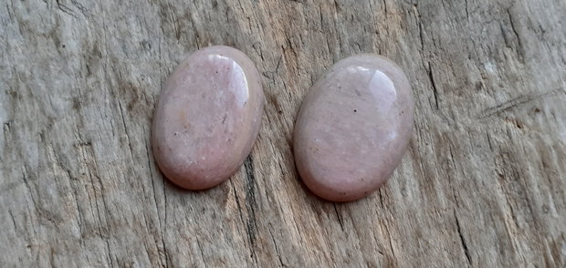 Cabochon rodonit roz prafuit, 30x22 mm