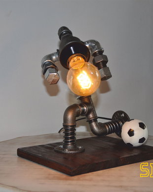 lampa fotbalist steampunkdesigncj, lampa steampunk, corp de iluminat