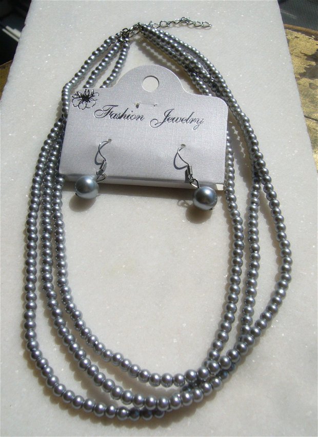 Set din perle mici gri-argintii din acril (plastic) (aprox 4.5 mm)