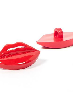 Nasturi din plastic, cu piciorus. Nasturi buze