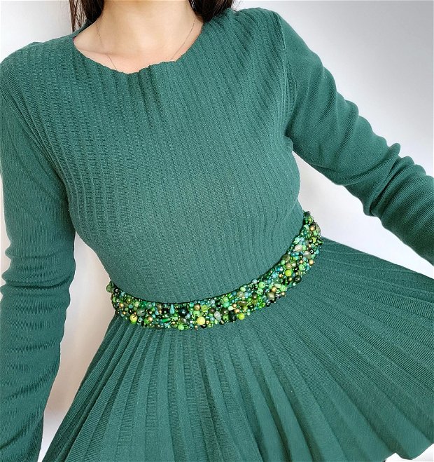 Brau/bentita lat(a) cu margele verzi, smarald