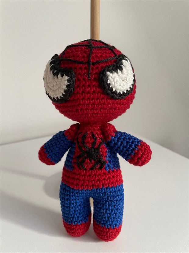 Jucărie croșetată-Spiderman