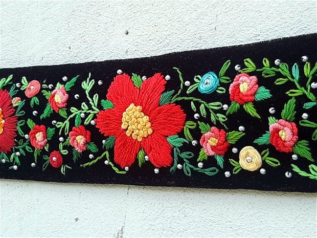 Cordon-Brâu folclor negru cu roșu.rezervat