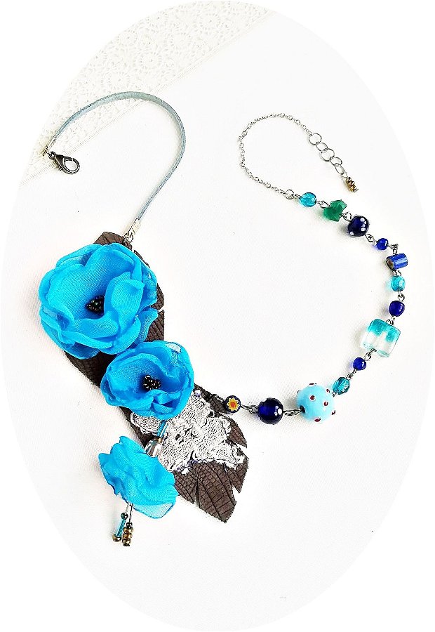 colier floral albastru ceruleum - cristal