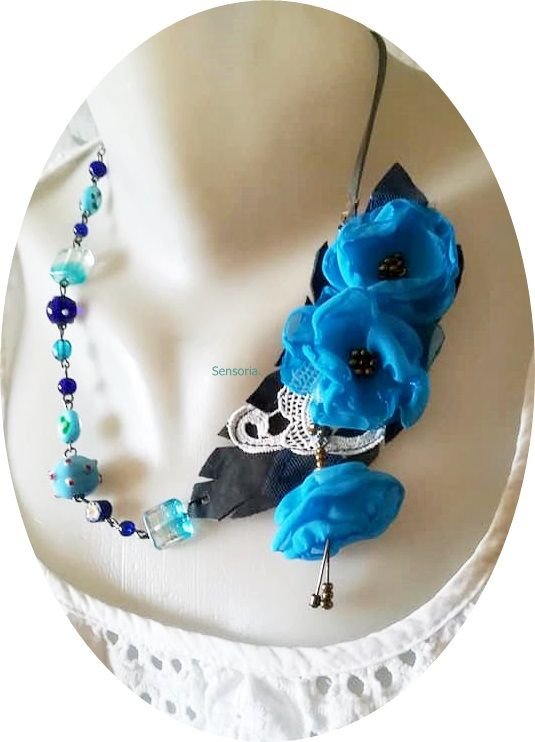 colier floral albastru ceruleum - cristal