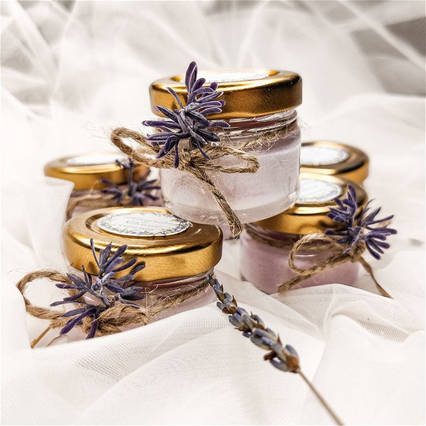 Mărturie nunta lumânare din ceară de soia, cu aroma de lavandă, turnată în borcănel din sticlă, decorată cu lavandă și etichetă, mov, Kandor Special Gifts