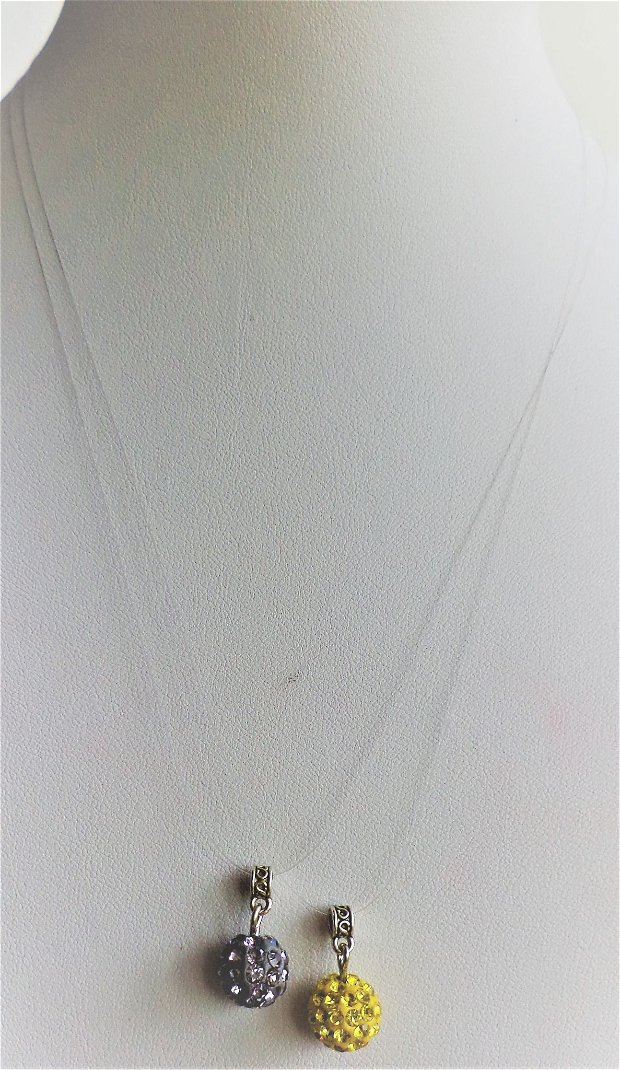 Coliere cu fir transparent de guta si pandantiv din rasina cu cristale(margele shamballa)