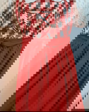 Rochie model tradițional