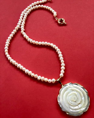 Colier perle de cultura & floare sidef natural