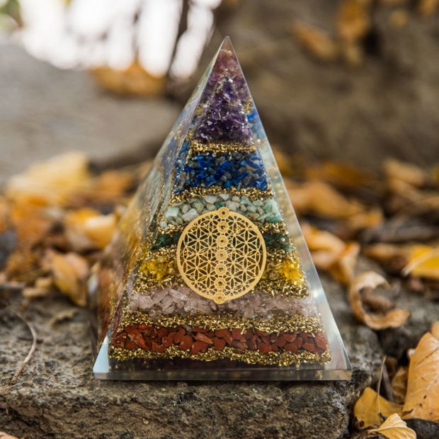 Piramida Energetica Orgonica Zaina, Din Pietre Semipretioase 7 Chakre Cu Simbol Floarea Vietii