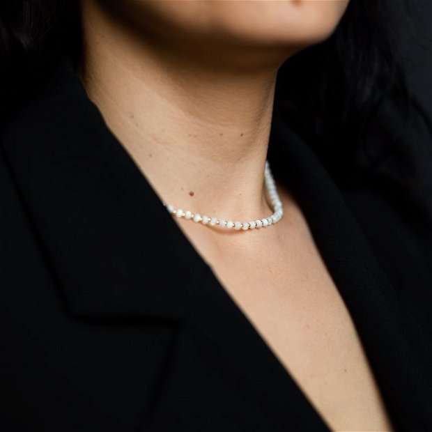 Colier Din Perle Mother Of Pearls, Chocker Kamia Cu Inchizatoare Din Cupru, Placat Cu Aur De 18K