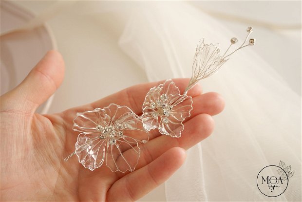 Accesoriu de par "Ayla" cu flori transparente si cristale
