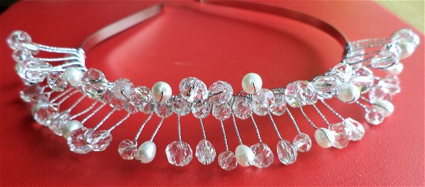 Coronita din perle si cristale