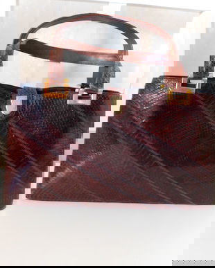 Poseta  vintage autentic  piele naturala lacuita