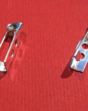 (10 bucati) Baza brosa finisaj argintiu cu 2 gauri aprox 15.5x5mm