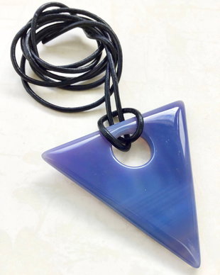 Pandantiv agata Blue-violet & snur piele