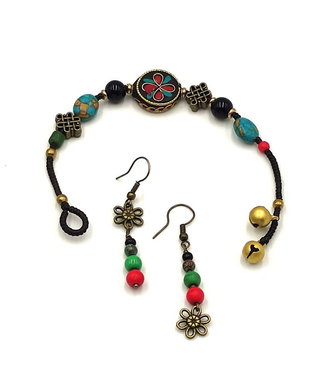 Set bratara si cercei lucrate pe snur maro cu howlit, agate si accesorii aurii model 2 - 2916
