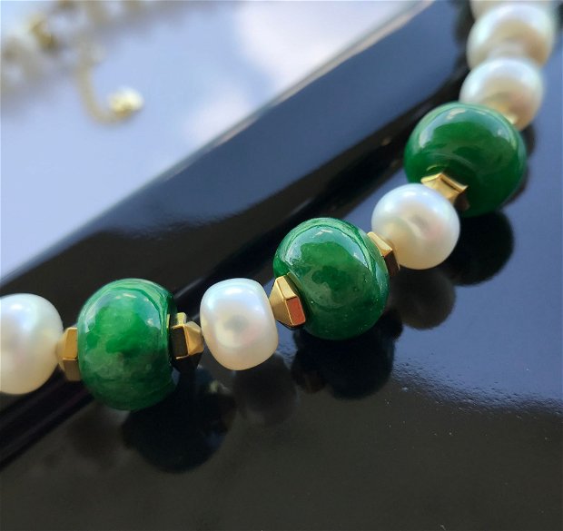 Colier din argint cu perle de cultura, jad verde și hematit