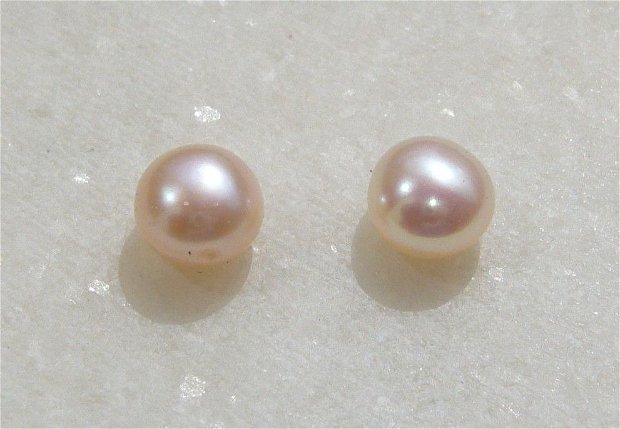 (2 bucati) Perle ivoire de cultura semi-gaurite aprox 6.5x5 mm