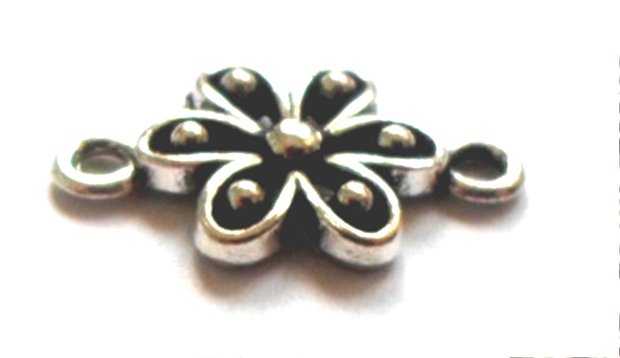 Link metalic floare bulina pe petale argintiu