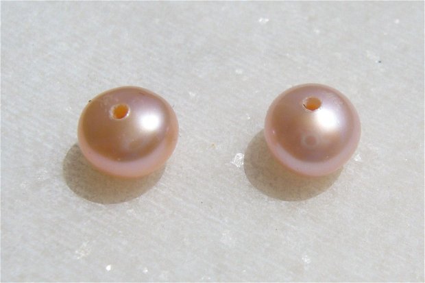 (2 bucati) Perle roz somon de cultura semi-gaurite aprox 6.5x5 mm
