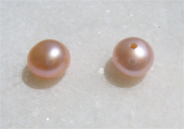 (2 bucati) Perle roz somon de cultura semi-gaurite aprox 6.5x5 mm