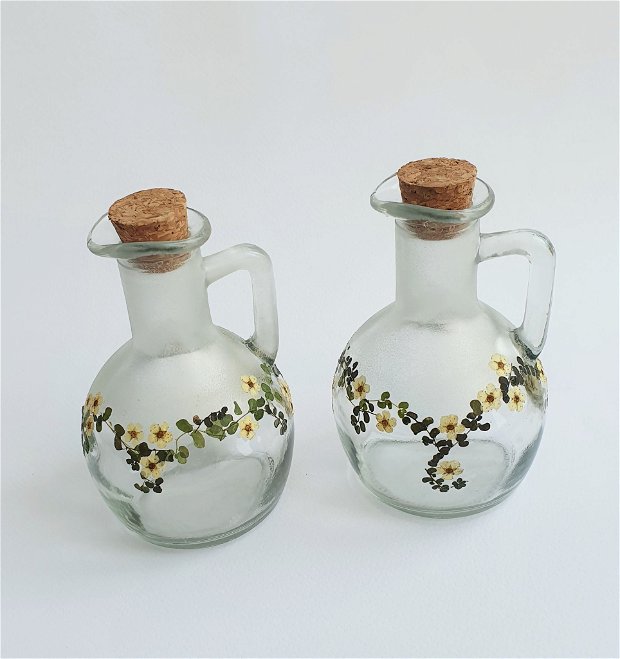 Set doua sticle pentru ulei/otet decorat cu flori presate