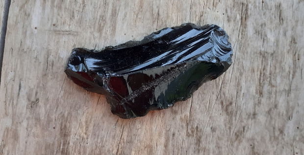 Obsidian, piatra bruta, masiva - 65x30 mm