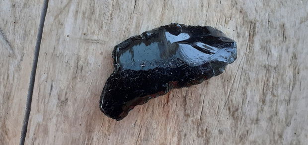 Obsidian, piatra bruta, masiva - 65x30 mm