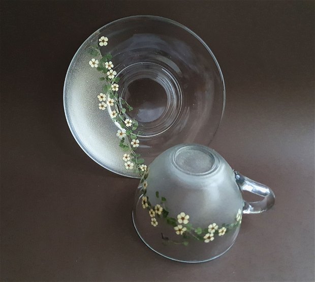 Set ceasca-farfurioara pentru cafea, decorat cu flori presate