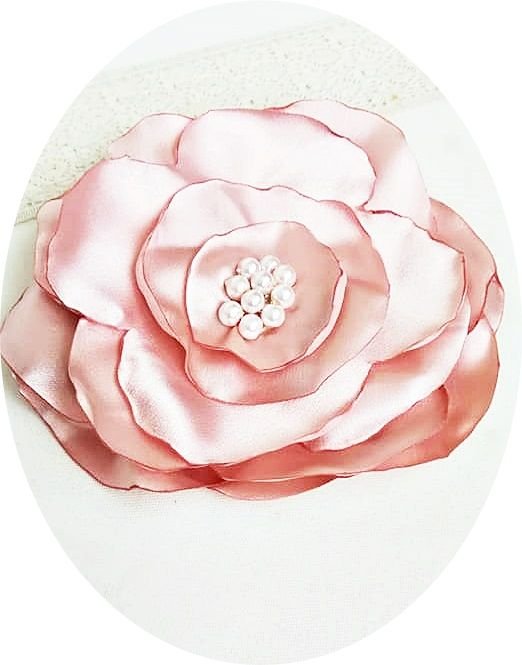 brosa floare roz pudrat satinat 13 cm