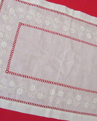 Mileu brodat manual 50cm