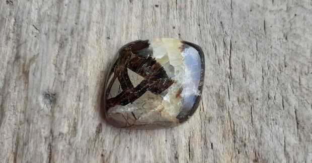 Cabochon septarian, 30x25 mm