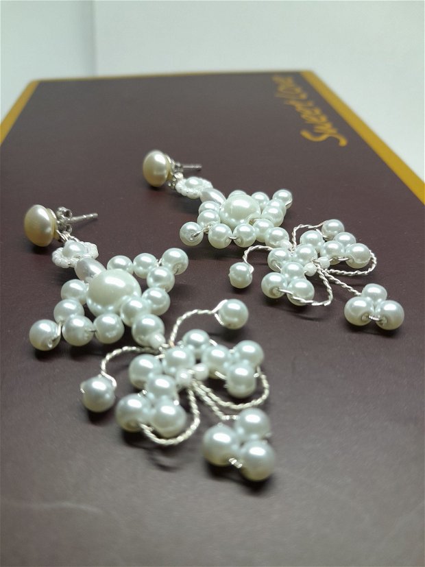 cercei eleganti/mireasa chandelier cu perle- alb